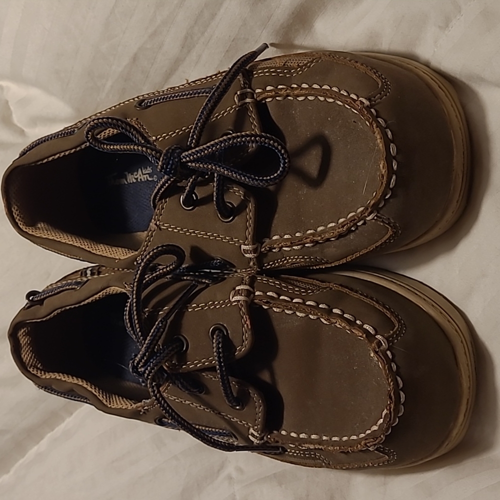 Thom McAn Boys size 3 brown lace up classic loafers dressy preppy shoes